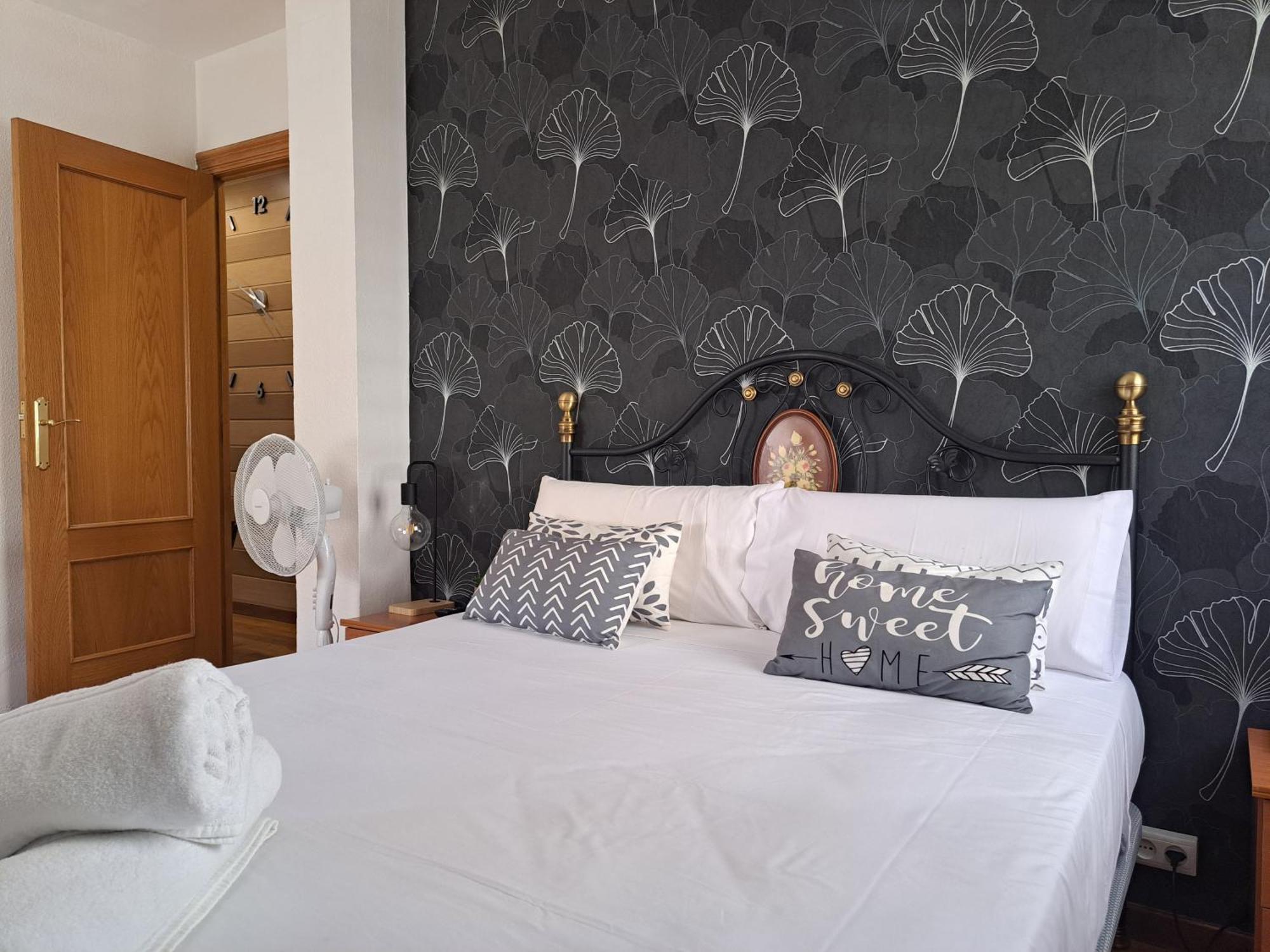 Casa Angel Ayuntamiento Centro Apartment โลโกรโญ ภายนอก รูปภาพ